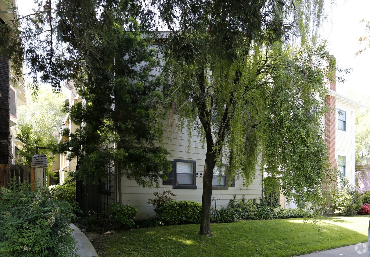 Building Photo - 2204 N St