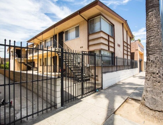 Foto del edificio - 8419-8425 S Western Ave