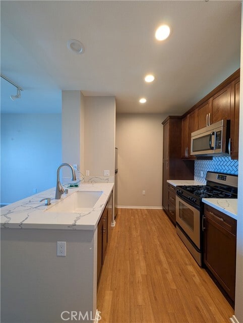 Building Photo - 1464 Scholarship