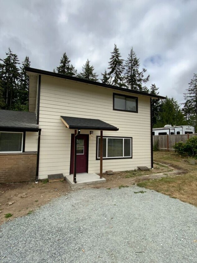 Primary Photo - Puyallup 2bd 1.5th DUPLEX AVAILABLE NOW