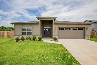 Building Photo - 2659 N Justin Dr