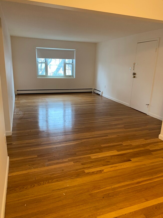 Living Room - 26 Heath Rd