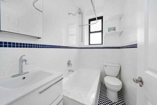 Foto del edificio - 414 W 121st St