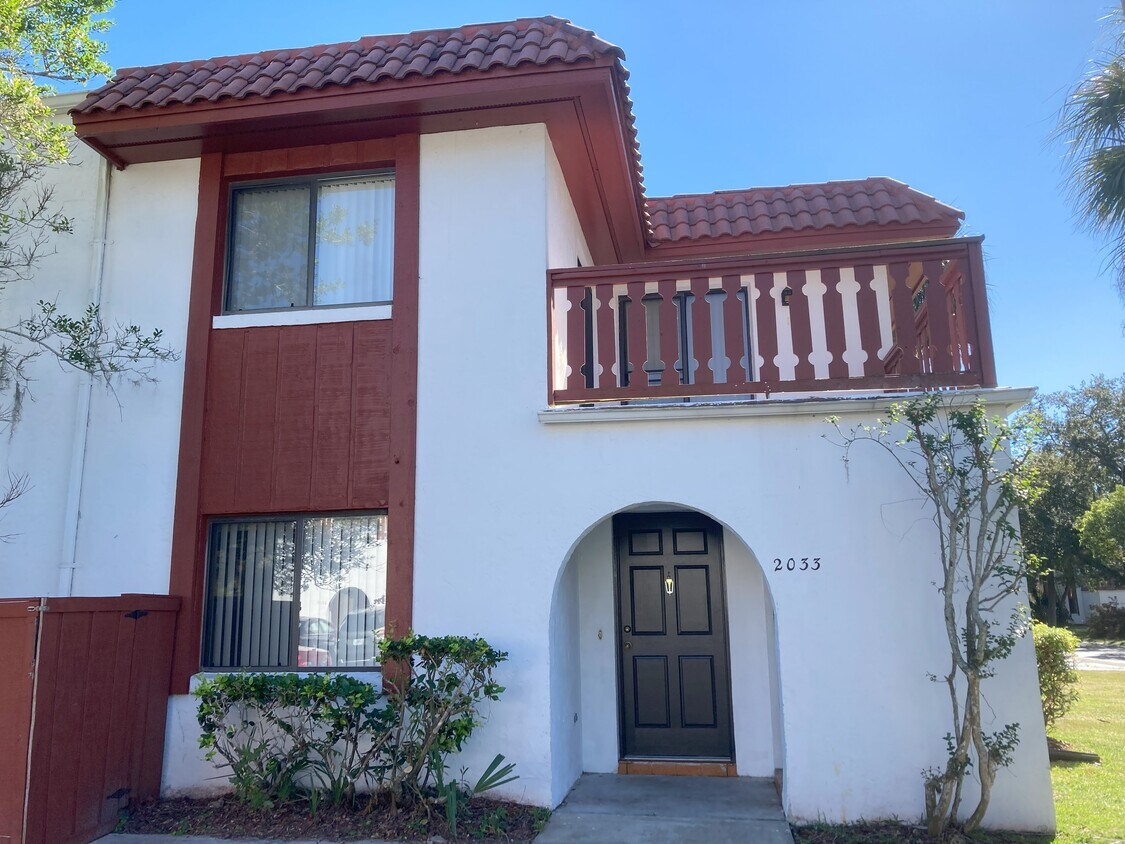 Afuera - 2033 Oak Meadow Cir