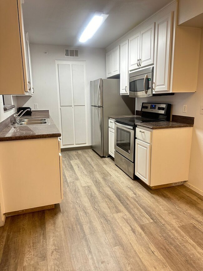 Foto del edificio - 2 bedroom/ 2 bathroom unit