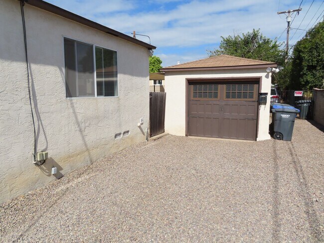Foto del edificio - Three Bedroom Two Bath Home in La Mesa