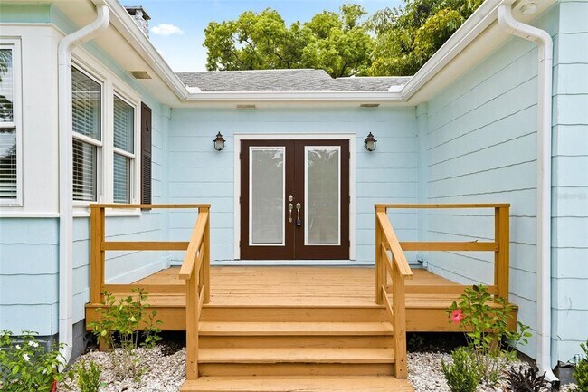 Building Photo - 205 Garden Cir N