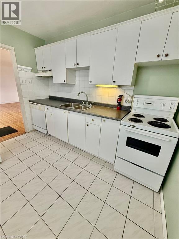 Photo du bâtiment - 194 E 15th St