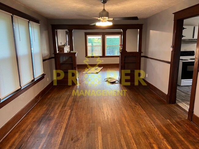 Foto del edificio - 3 bedrooms 2 full bathrooms house for rent