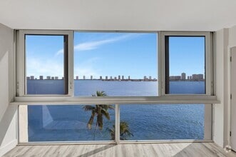 Building Photo - 301 Lake Shore Dr