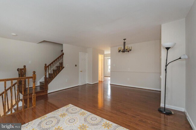 Foto del edificio - 820 Ivy League Ln