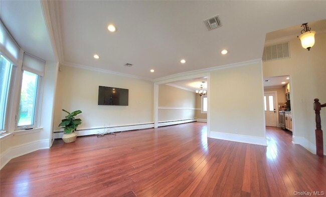 Building Photo - 244 Martin Dr