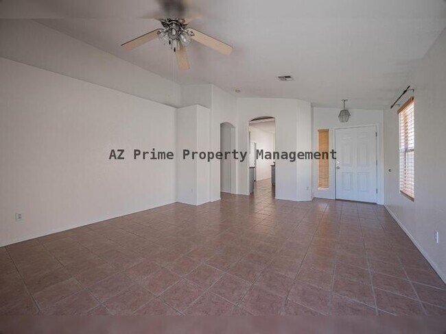 Foto del edificio - 601 S Silverbrush Dr