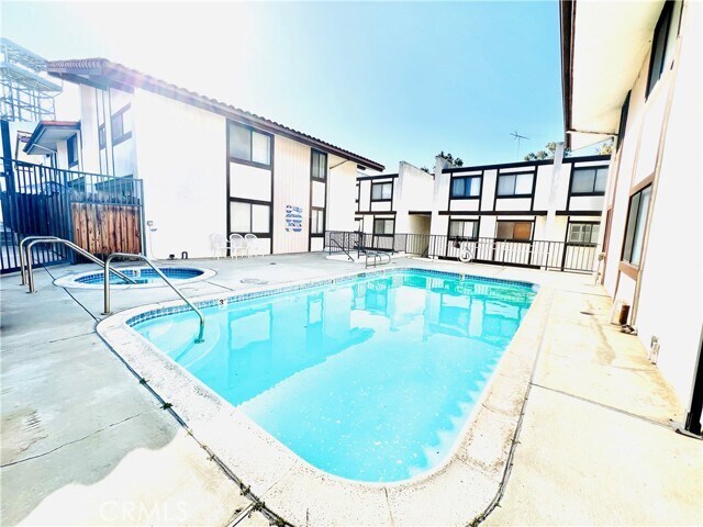 Foto del edificio - 17057 S Vermont Ave