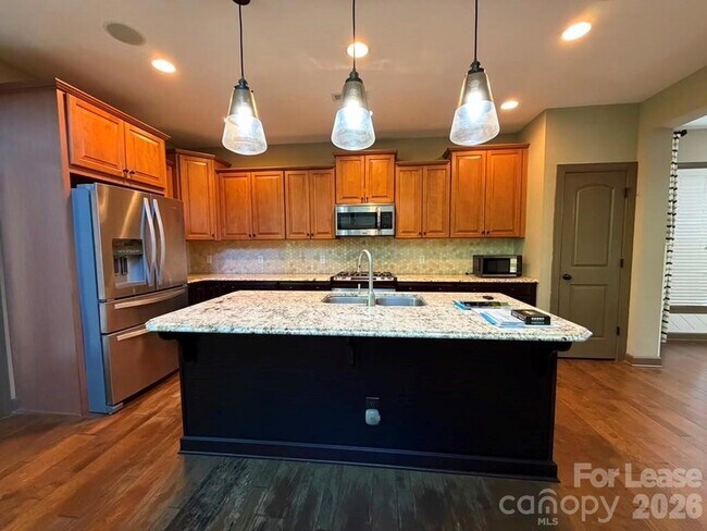 Foto del edificio - 15124 Sapphire Hill Ln