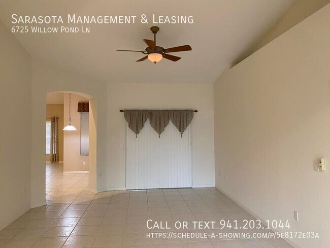 Building Photo - Updated 3 Bedroom 2 Bath Split Plan home i...