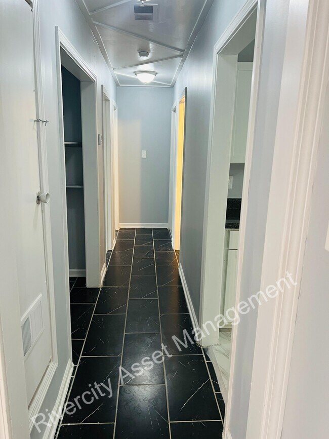 Foto del edificio - 710 Hudson St