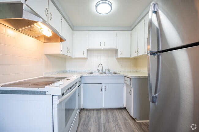 2 habitaciones, 1 baño - 766 pies cuadrados - Cocina - Park 29 Apartments