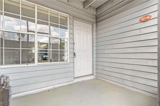 Building Photo - 313 Dirksen Dr