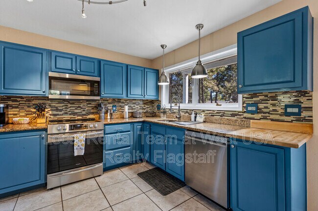 Foto del edificio - 1720 N Doral Way