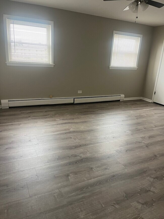 Foto del edificio - 5818 W 107th St