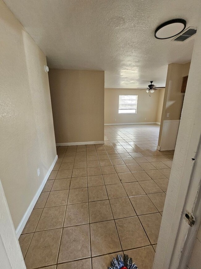 Foto del edificio - 1605 N Lake Shipp Dr
