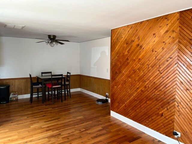Foto del edificio - 1805 Jamestown Cir