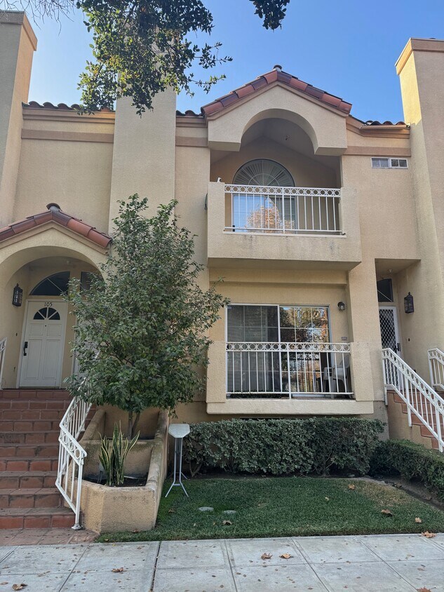 Primary Photo - 3100 W Riverside Dr