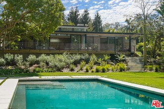 Building Photo - 6254 Busch Dr