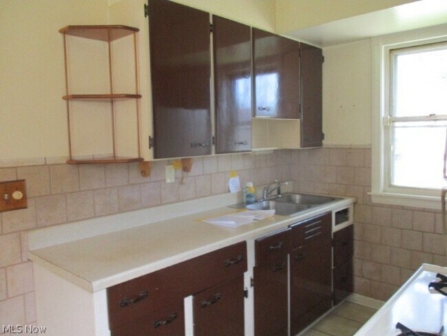 Foto del edificio - 23319 Williams Ave