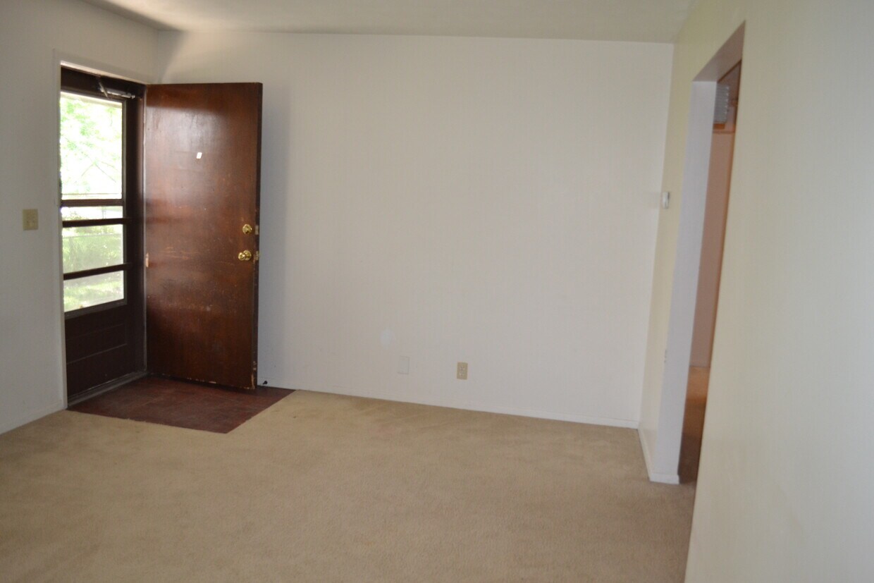 Primary Photo - 2420 E St