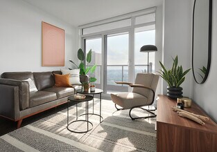 Building Photo - E18HTEEN