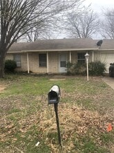 Building Photo - 3020 Montclair Pl