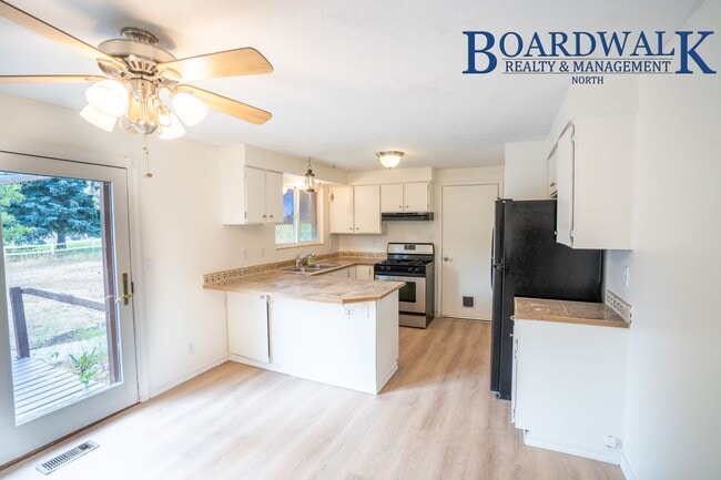 Building Photo - Updated 4 Bedroom Home in Beautiful Eden!