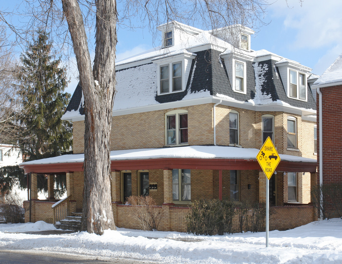 Building Photo - 236-238 E Foster Ave