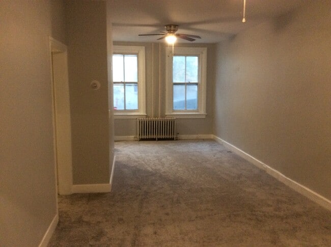 Living room - 325 W 4th St