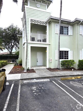 Building Photo - 2630 NE 3rd Dr