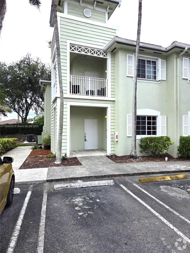 Building Photo - 2630 NE 3rd Dr