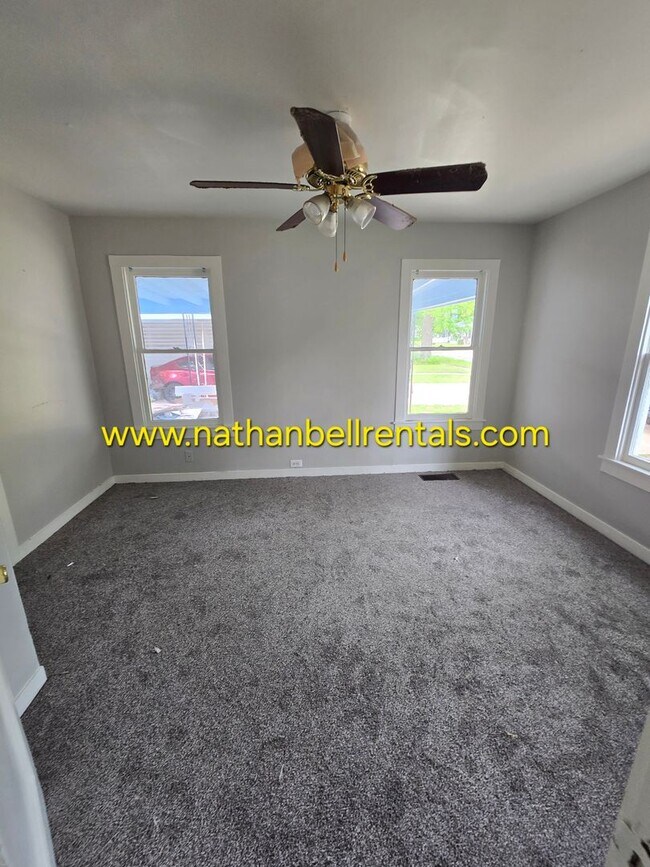 Building Photo - Single-Family Home: 3 Bed, 2 Bath