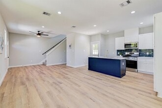 Building Photo - 8404 Tate St