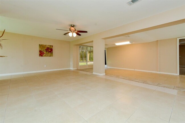 Building Photo - 16326 Cypress Bend Dr
