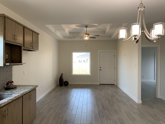 Building Photo - 1409 Los Estribos Dr