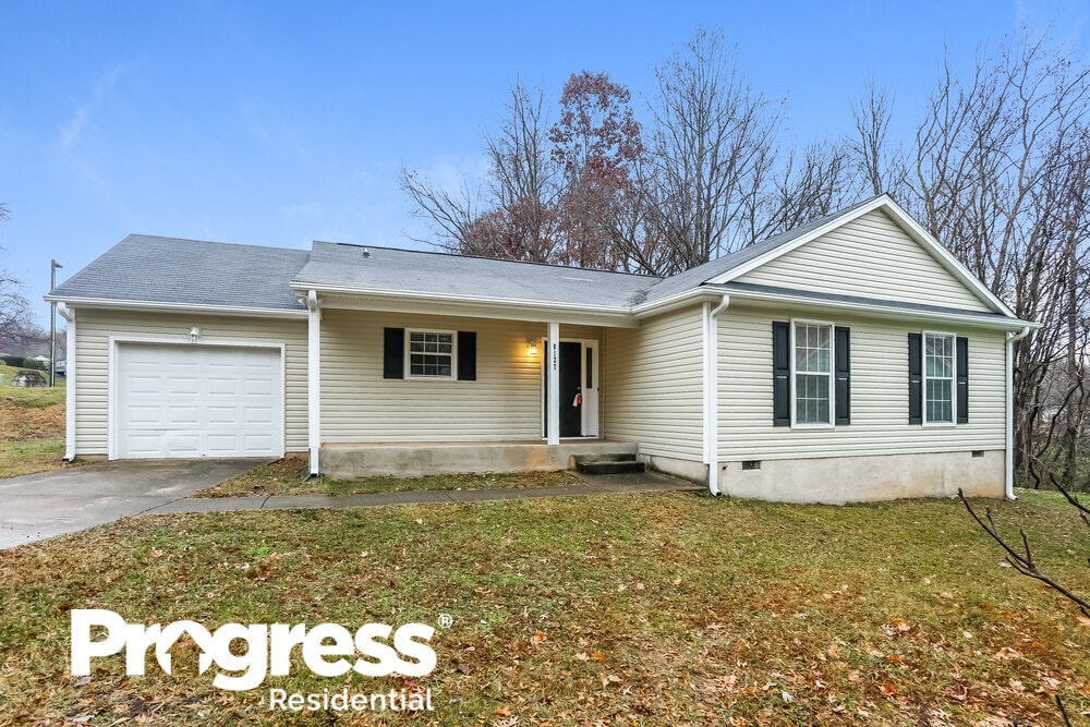 8127 Sheringham Way, Charlotte, NC 28227 House Rental in Charlotte