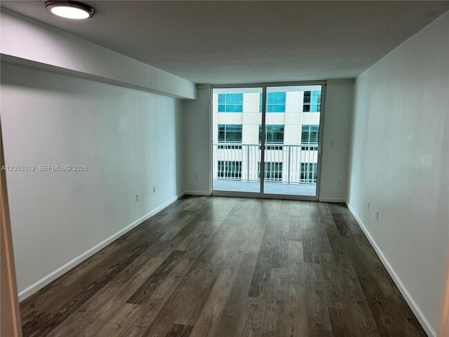 Foto del edificio - 1200 Brickell Bay Dr
