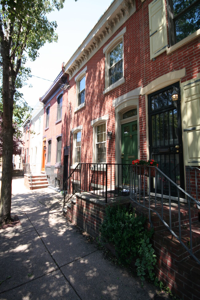 Building Photo - 1135 Gerritt St