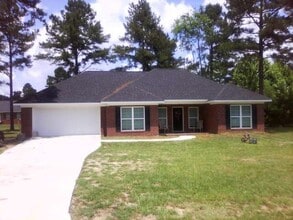 Building Photo - 813 Maple Dr