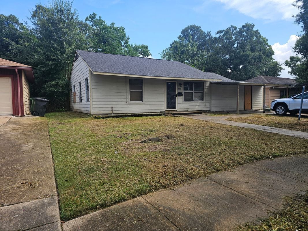 Building Photo - 5922 Southlea St