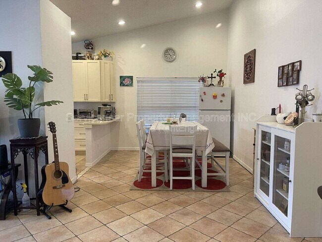 Foto del edificio - 9727 Cypress Shadow Ave