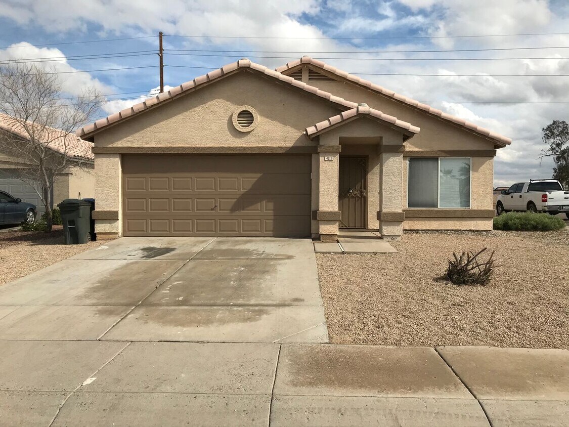 Primary Photo - 4211 N 107th Dr
