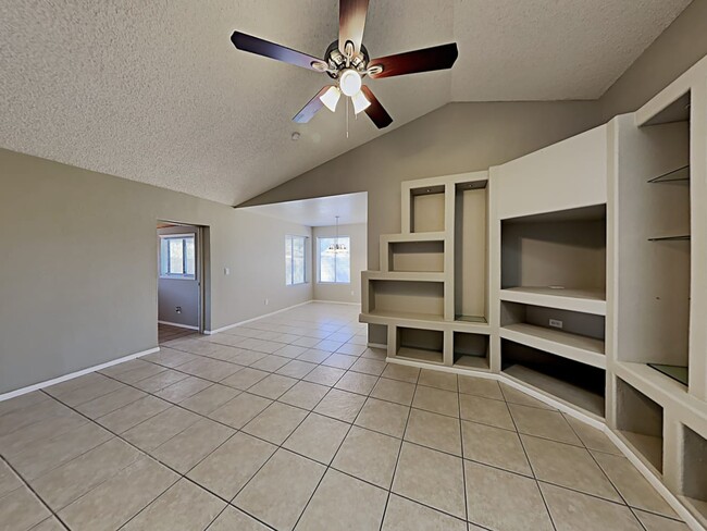Building Photo - 7045 W Cameron Dr